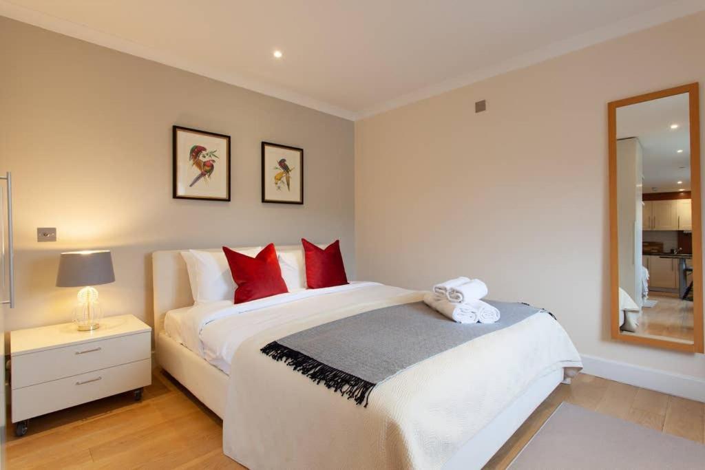 Apartment Cg1 - 2 Bedroom Apt, Kensington Garden Square View London