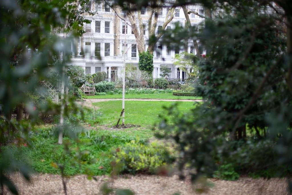 Cg1 - 2 Bedroom Apt, Kensington Garden Square View Apartment *