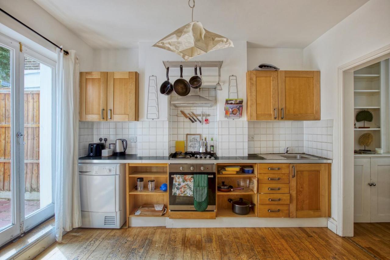 Pass The Keys - Beautiful Stylish Flat In South West Apartment London