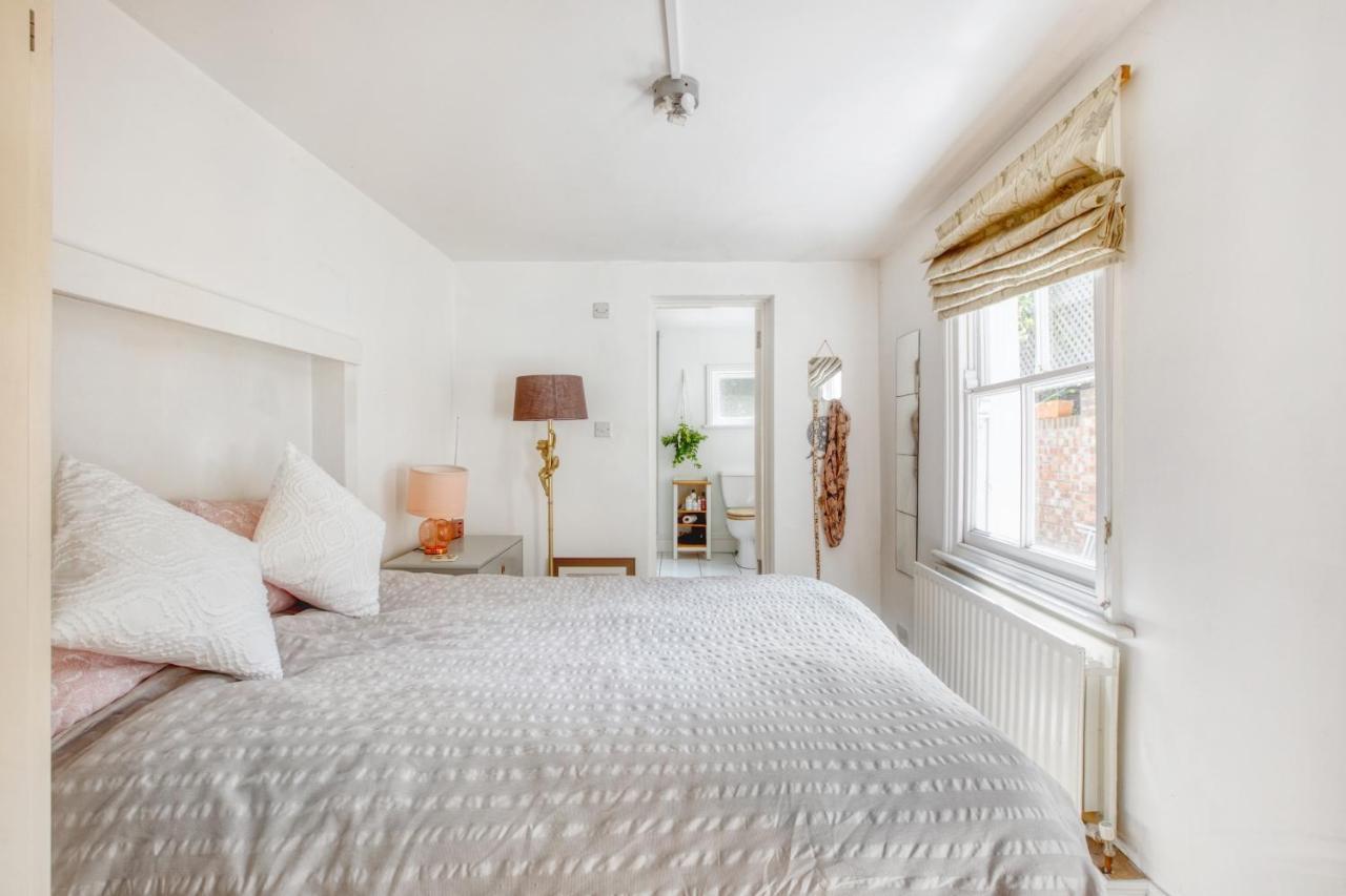 Pass The Keys - Beautiful Stylish Flat In South West Apartment