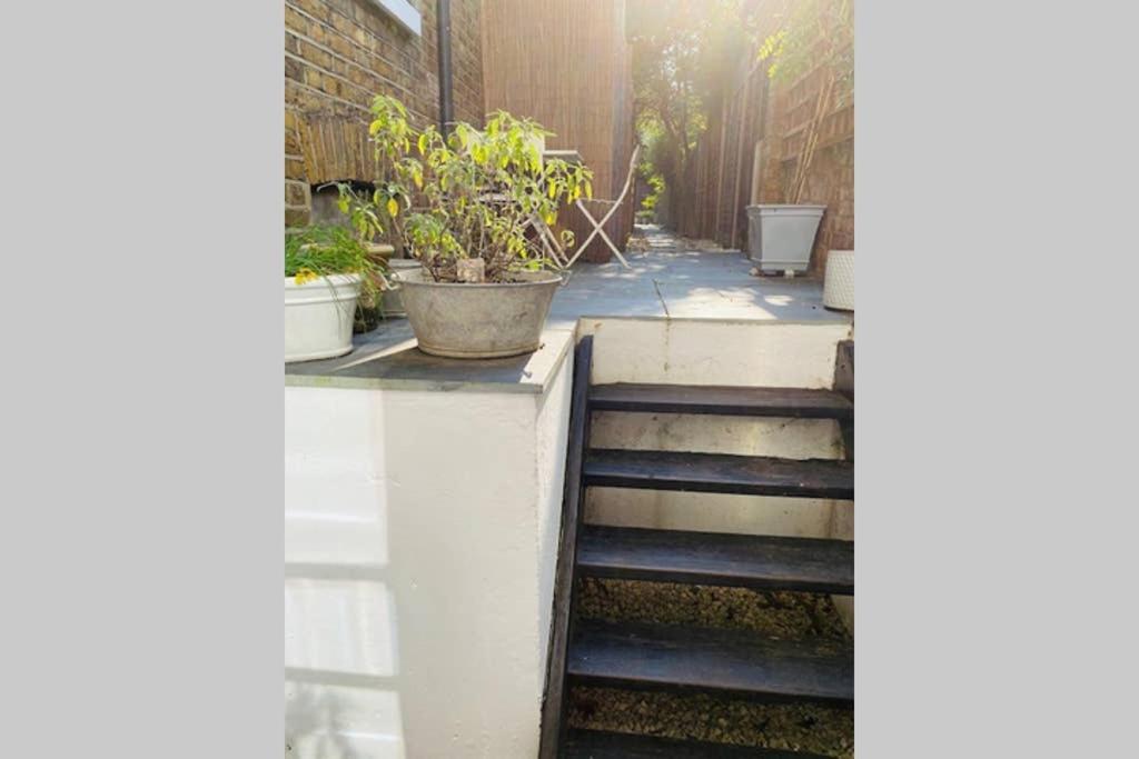 Stunning, Stylish Garden Flat In The Heart Of Wimbledon * London