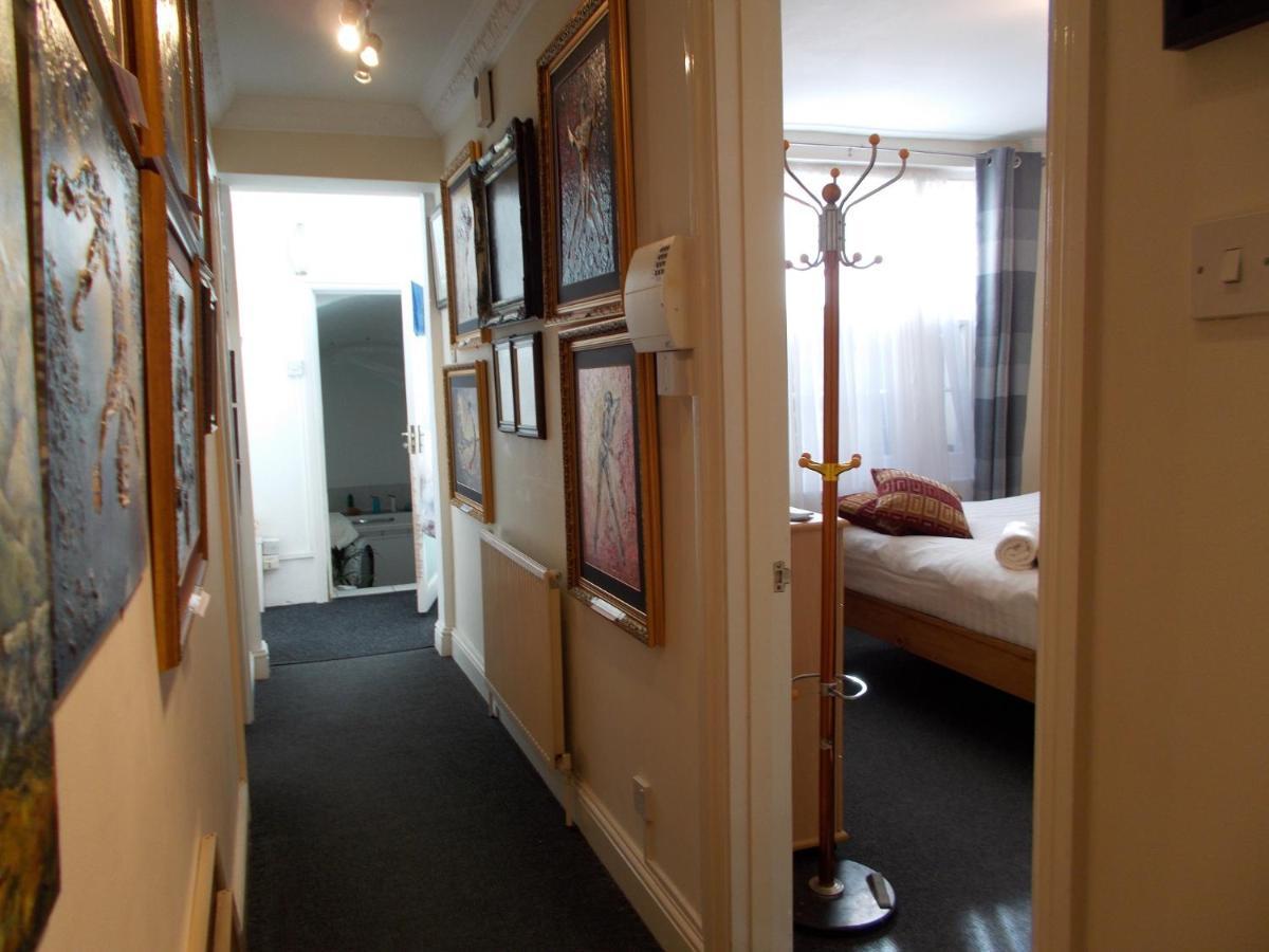 Privat overnatting Double With Private Bathroom In Flat Centre