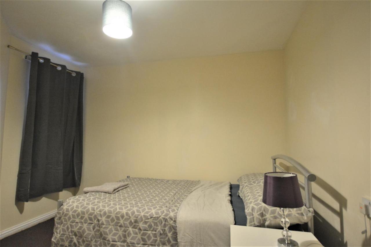 Apartment Zone 2 Lovely 4 Bedroom - 3 Trowbridge Road London