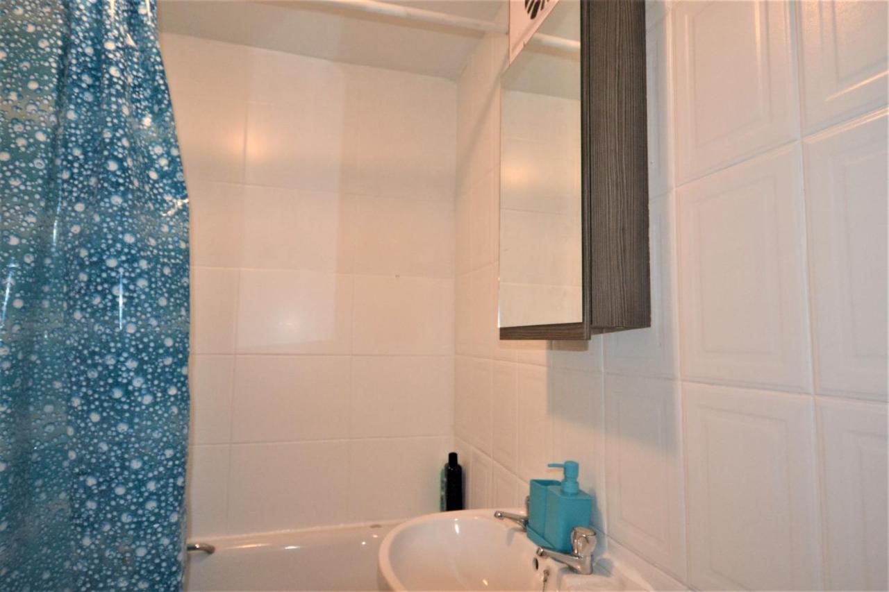 Zone 2 Lovely 4 Bedroom - 3 Trowbridge Road London