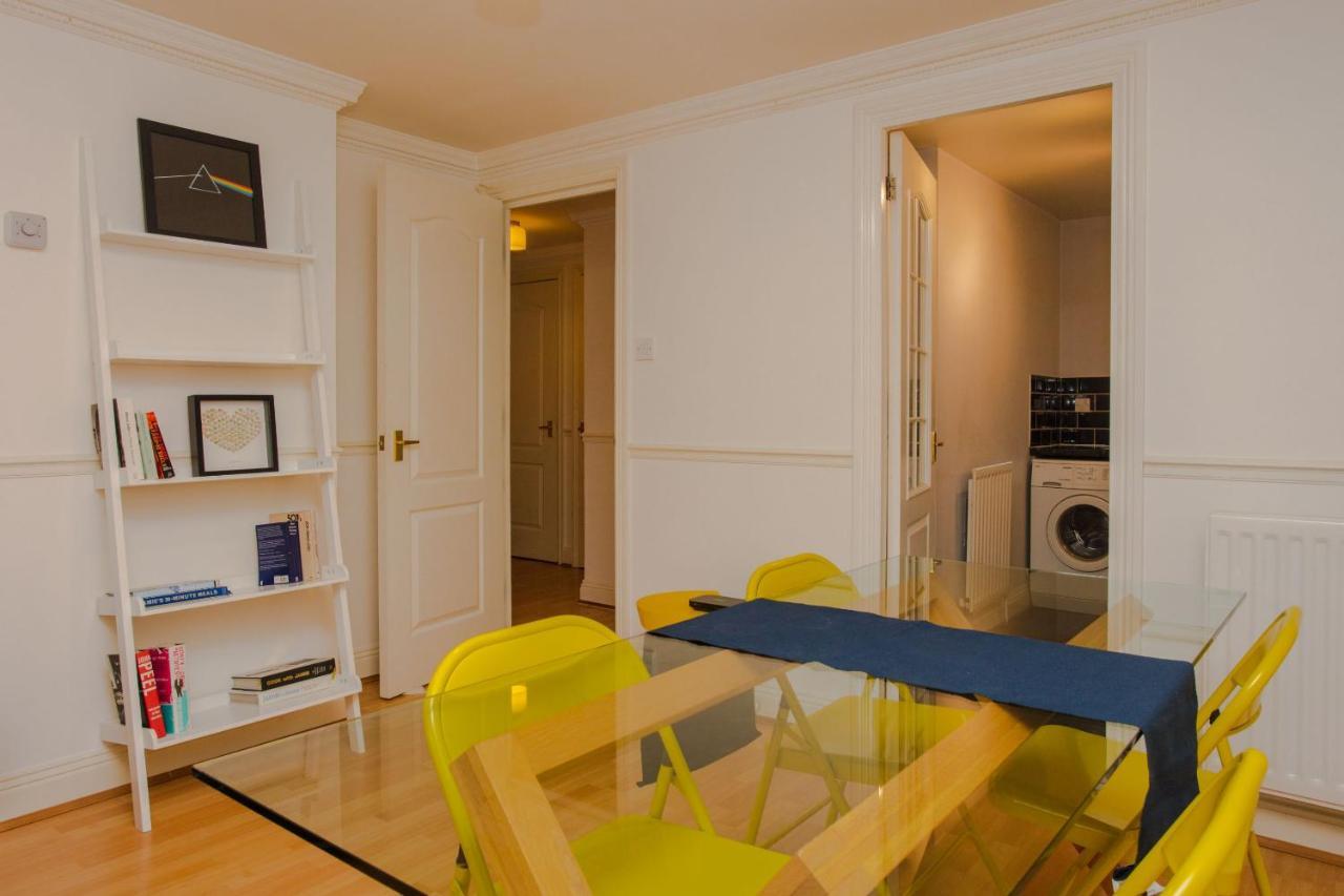 Contemporary 1bedroom Flat In Camberwell Oval Apartment London