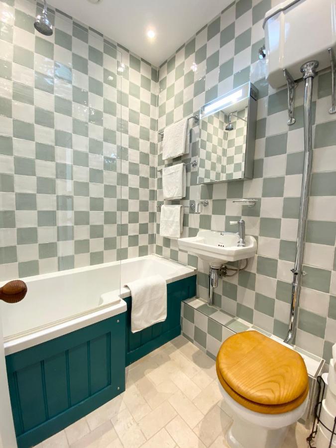 Stylish In Pimlico & Westminster