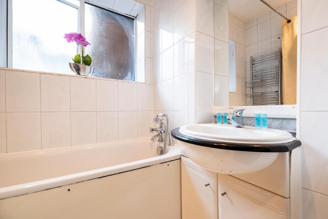 Mali Court Self Contained Modern Studio With Excellent Travel Links London