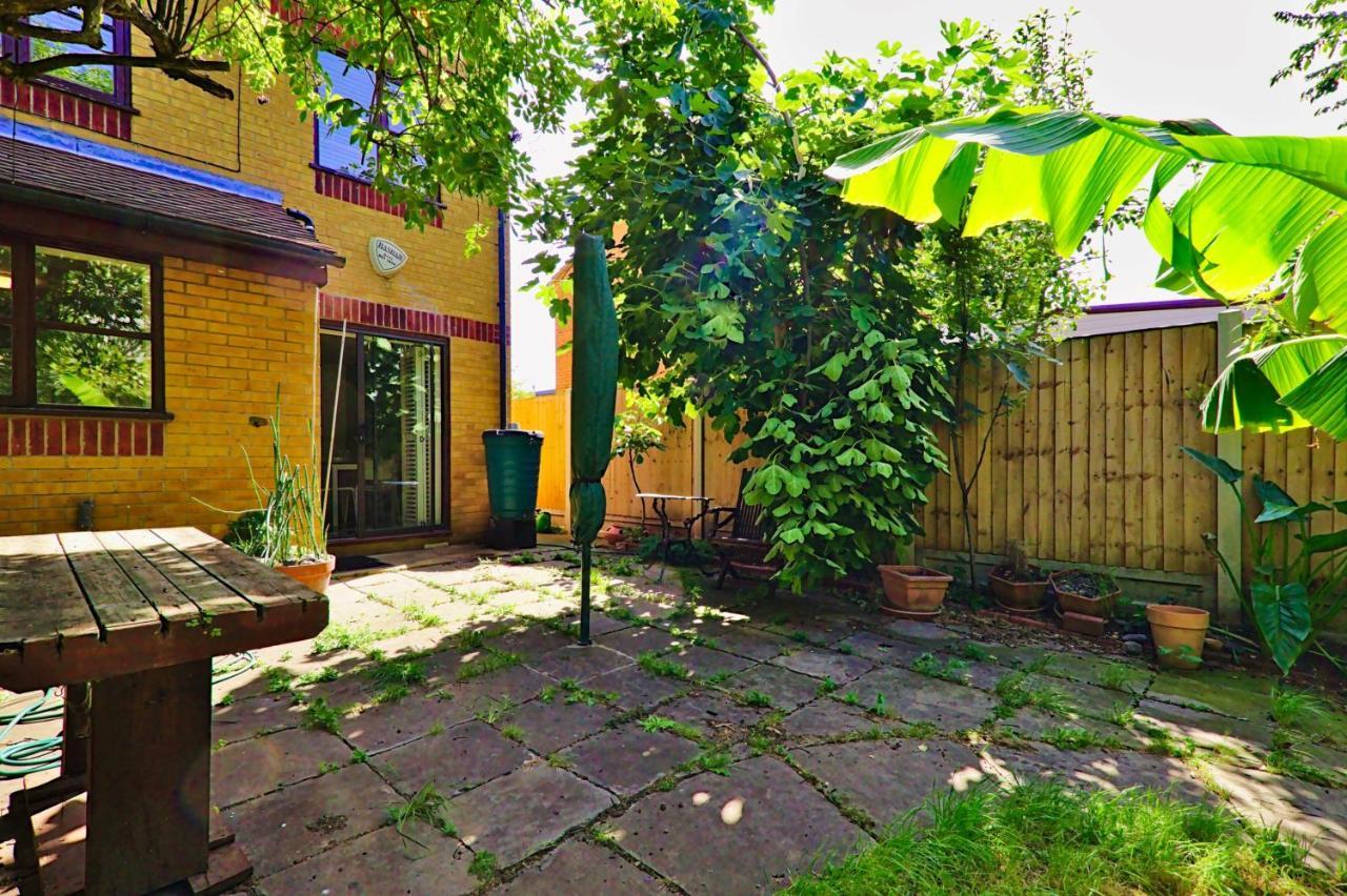 Harlinger Annexe 3* London