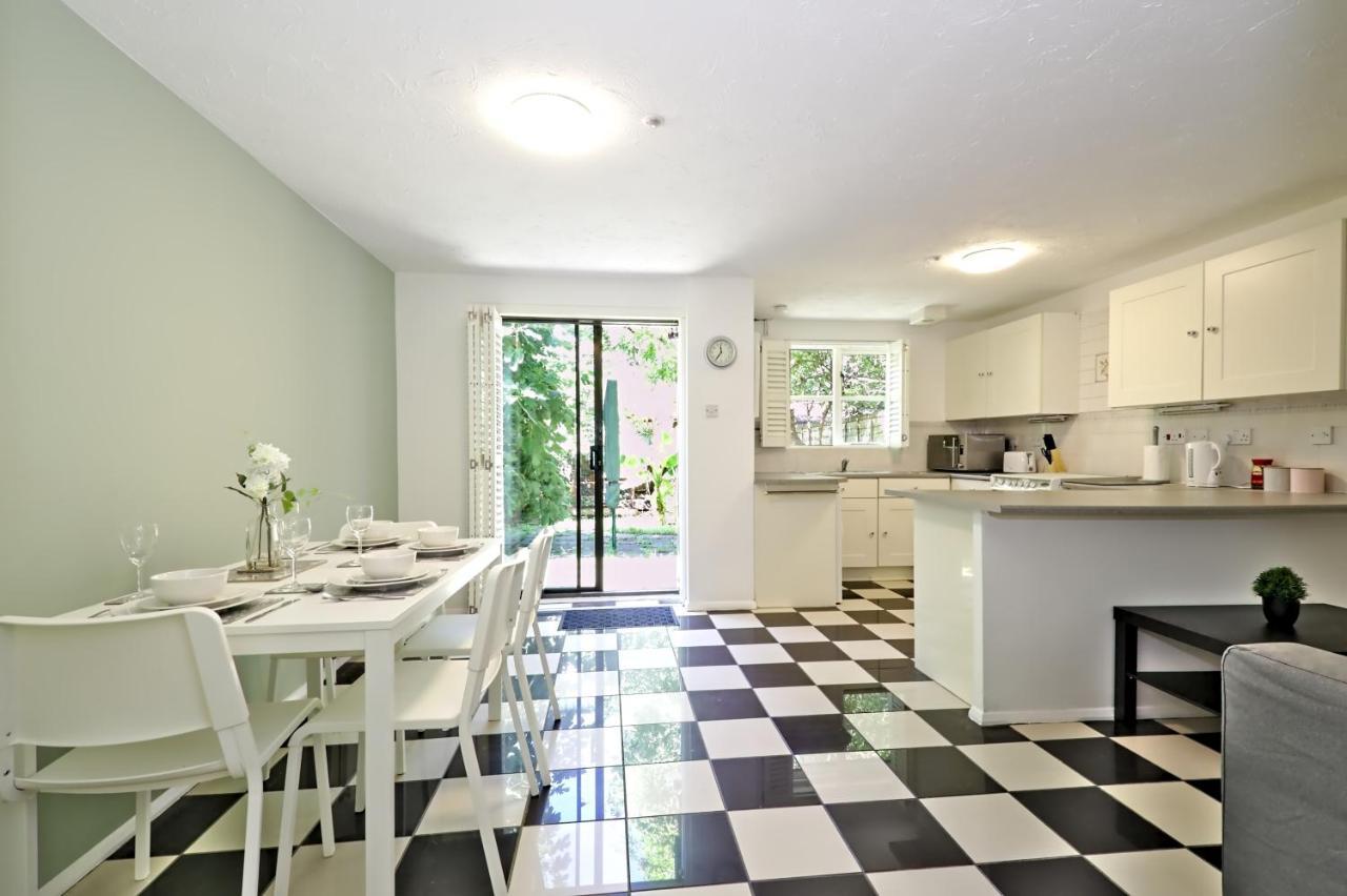 Harlinger Annexe 3* London