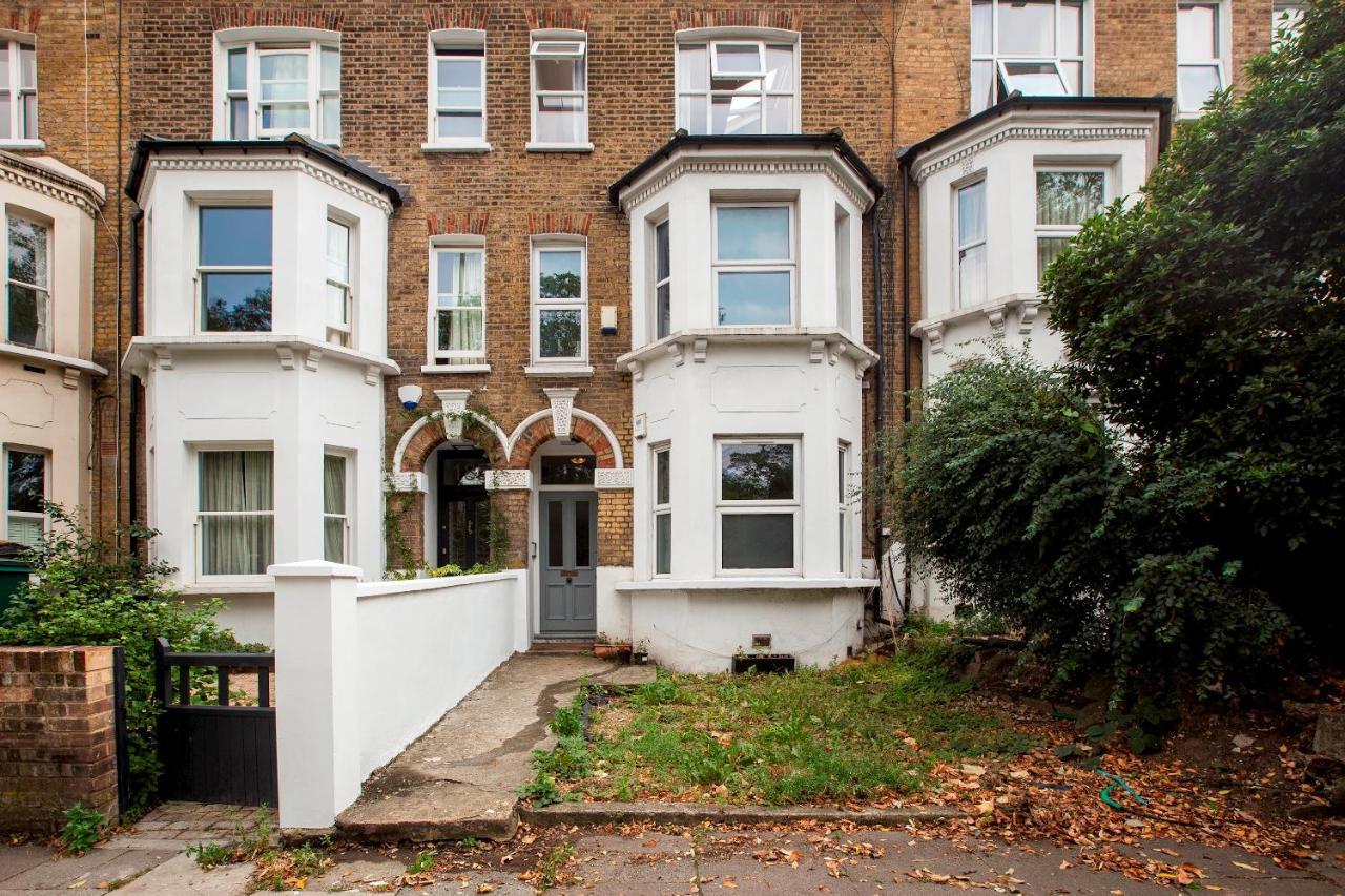 Pass The Keys - Beautiful Stylish Flat In South West Apartment London