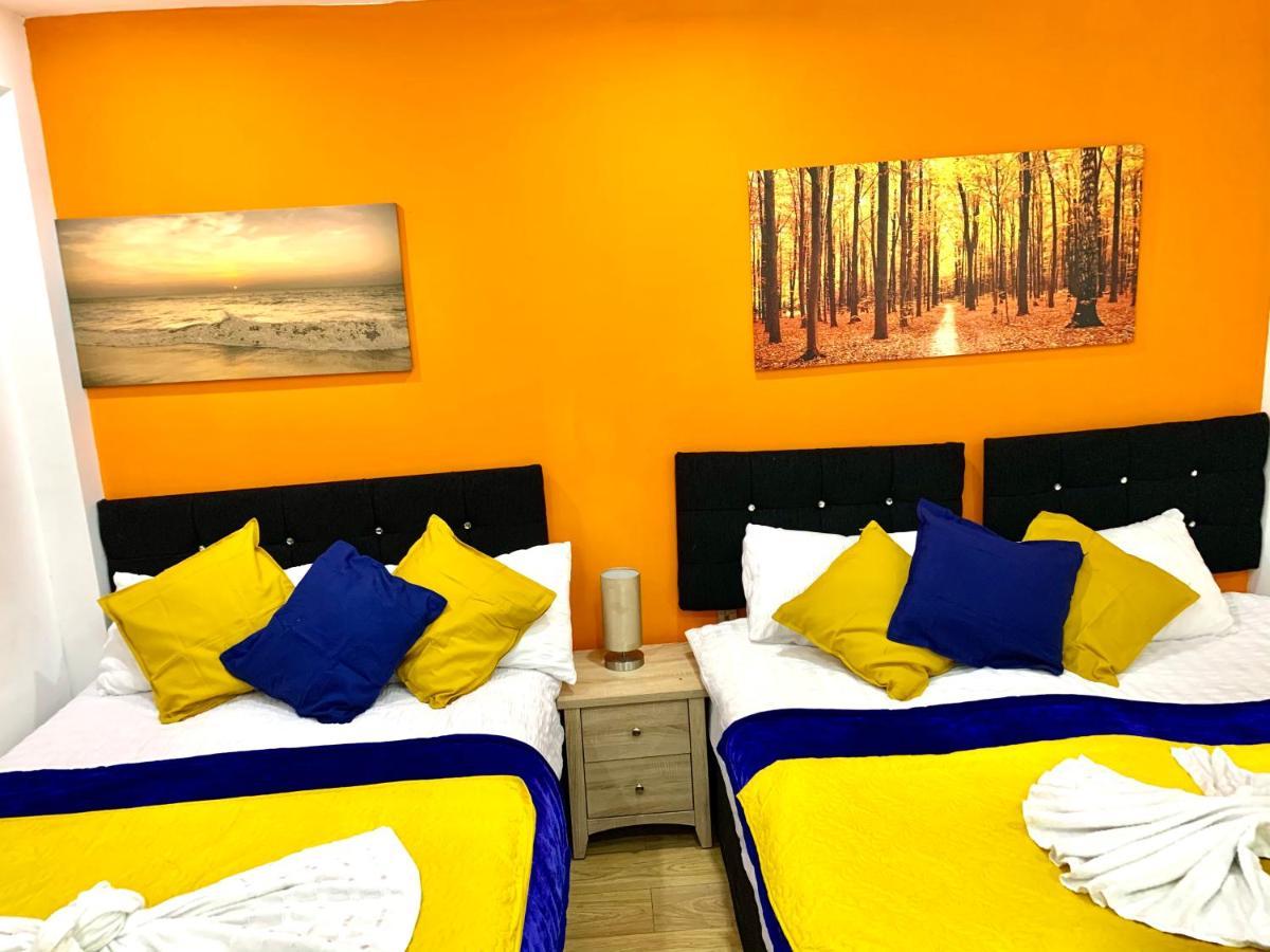 4 Bedrooms, 3 Baths, Full Kitchen&lounge, Garden, Free Parking Appartement