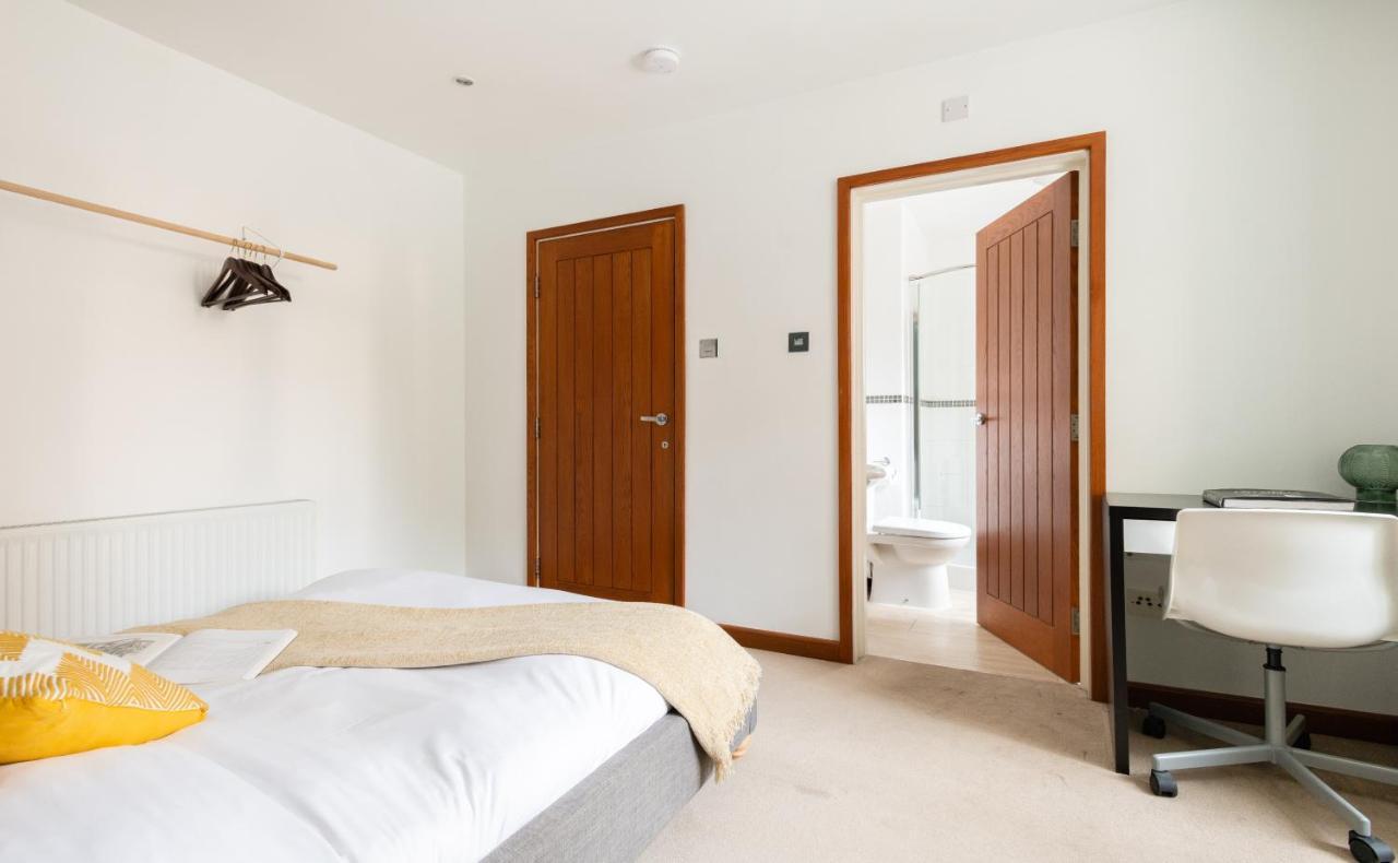 The Southwick Sanctuary - Large 6bdr With Terrace Apartment