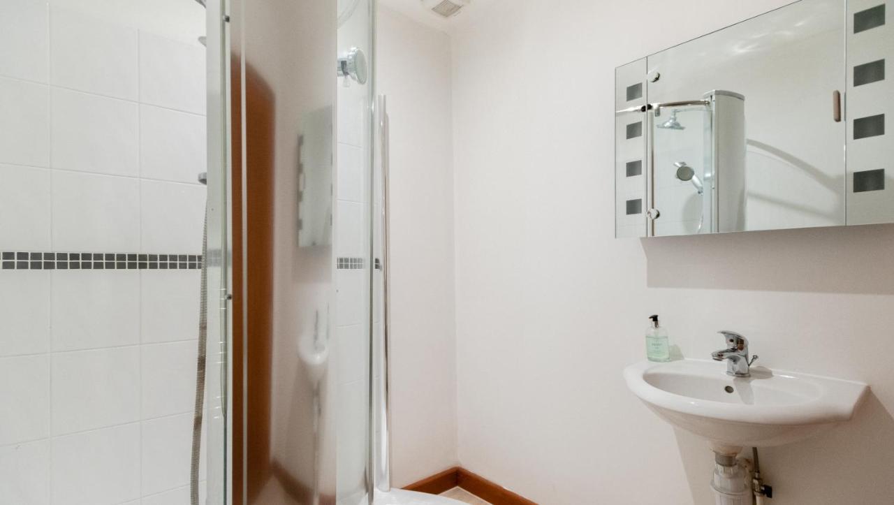 The Southwick Sanctuary - Large 6bdr With Terrace Apartment *