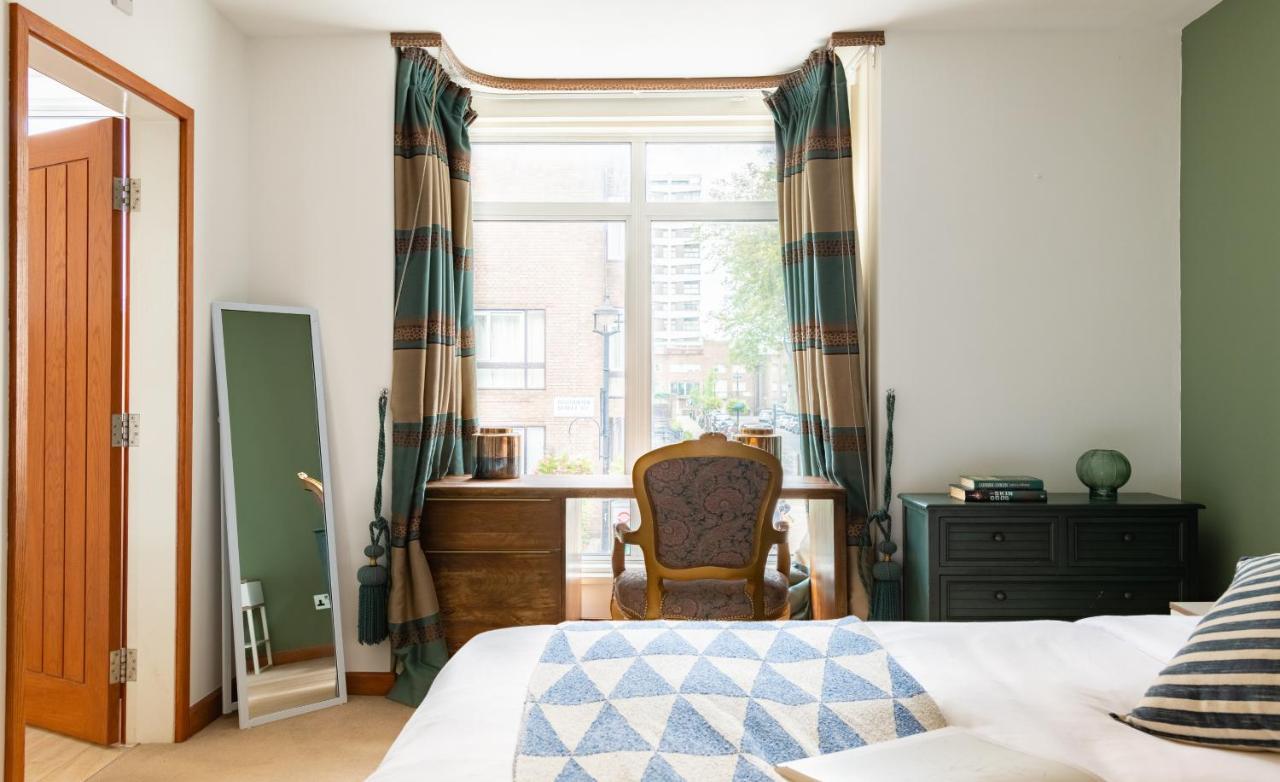 The Southwick Sanctuary - Large 6bdr With Terrace Apartment London