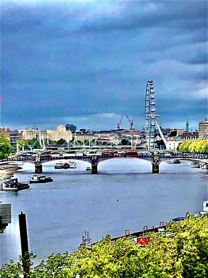 River View * London