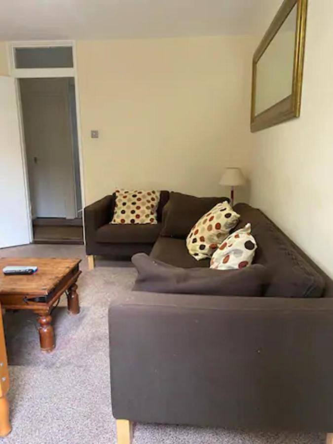 2 Bedroom With Patio - Ideal Location Zone 1 Leilighet