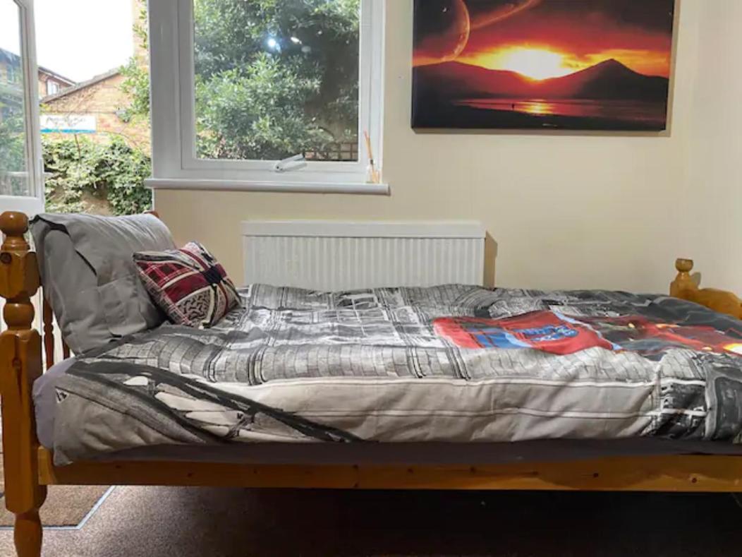 2 Bedroom With Patio - Ideal Location Zone 1 Leilighet London