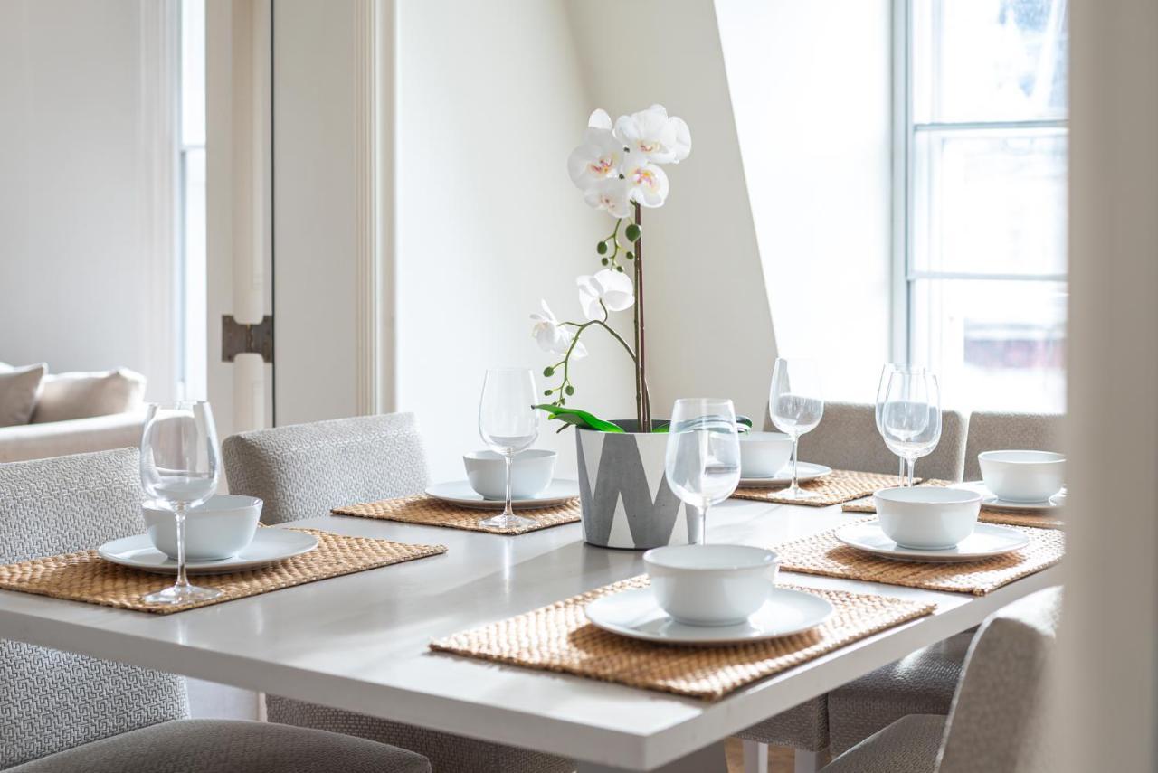 Grosvenor Gardens By Capital Apartment *