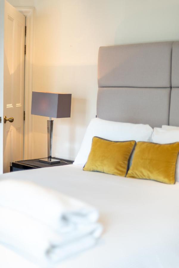 Grosvenor Gardens By Capital Apartment London