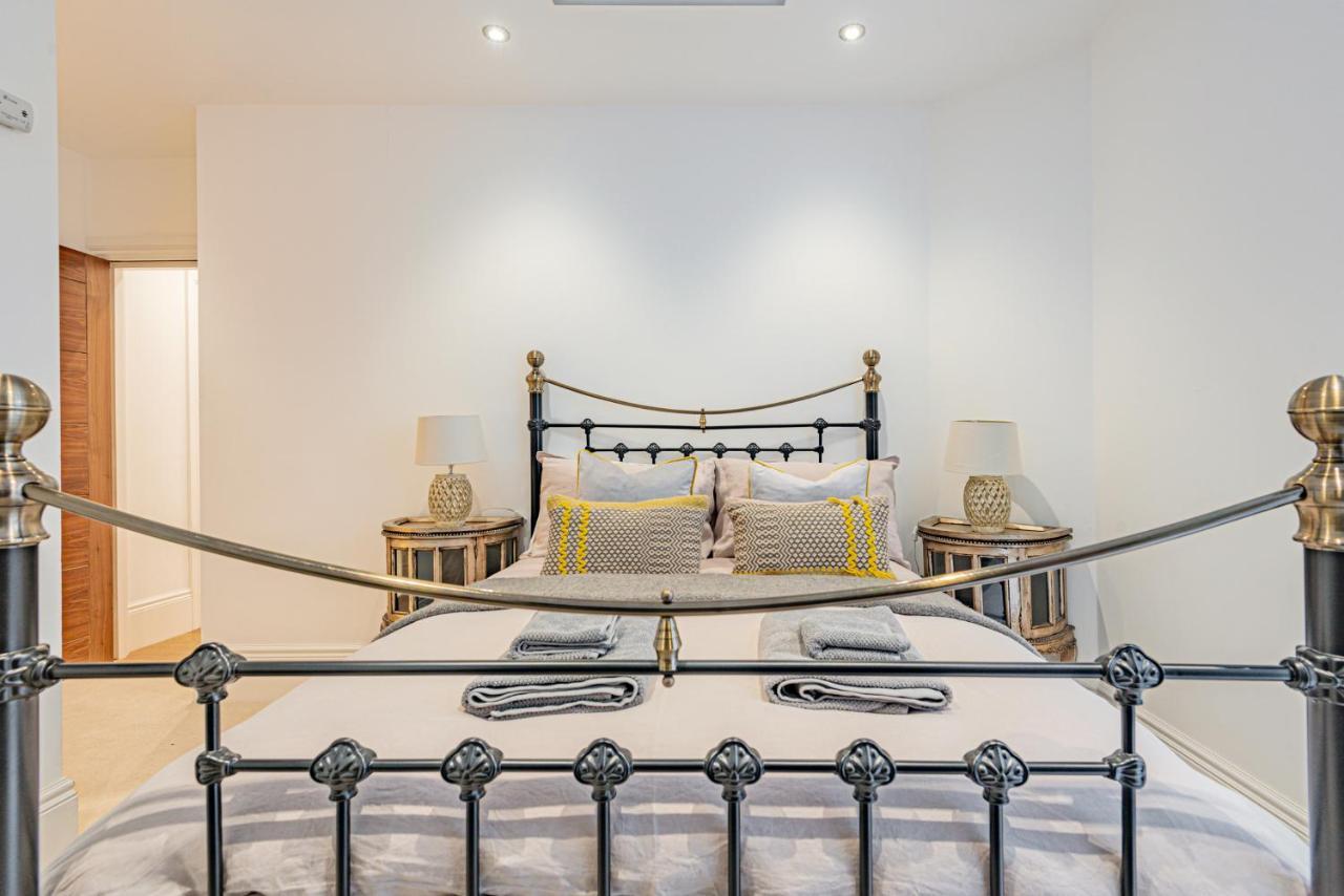 Arcore Premium Rental Shaftesbury Avenue *