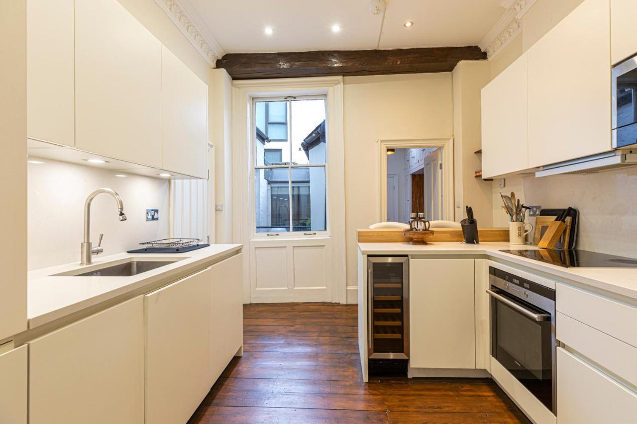 Appartement Altido Homely 2-bed Flat With Courtyard Londen