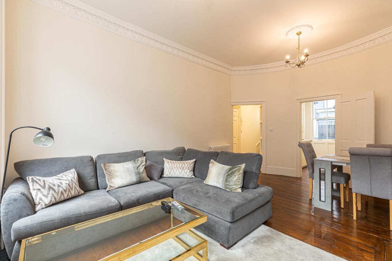 Appartement Altido Homely 2-bed Flat With Courtyard Londen