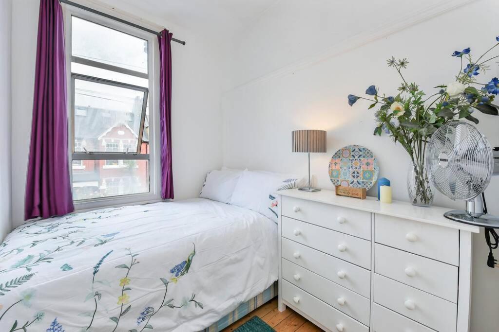 Groves 4 Bedroom, Shepherds Bush Londen