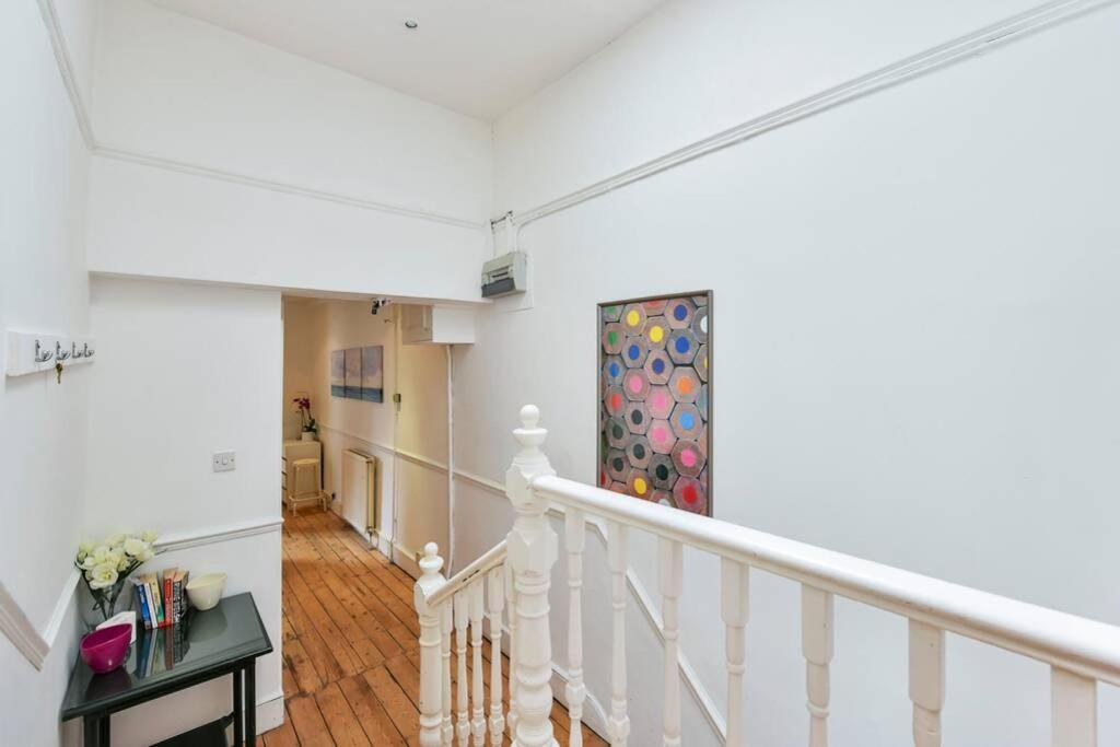 Groves 4 Bedroom, Shepherds Bush Londen