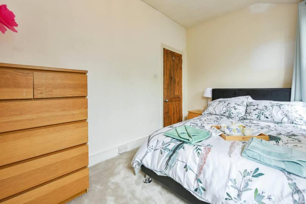 Appartement Groves 4 Bedroom, Shepherds Bush