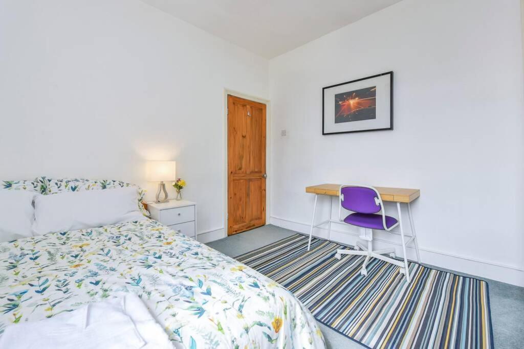 Groves 4 Bedroom, Shepherds Bush Appartement