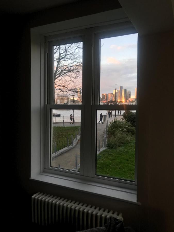 Riverside Cutty Sark 2bd Retreat Apartment London