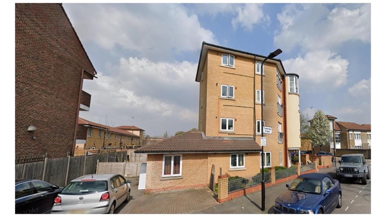 Zone 2 Lovely 4 Bedroom - 3 Trowbridge Road * London