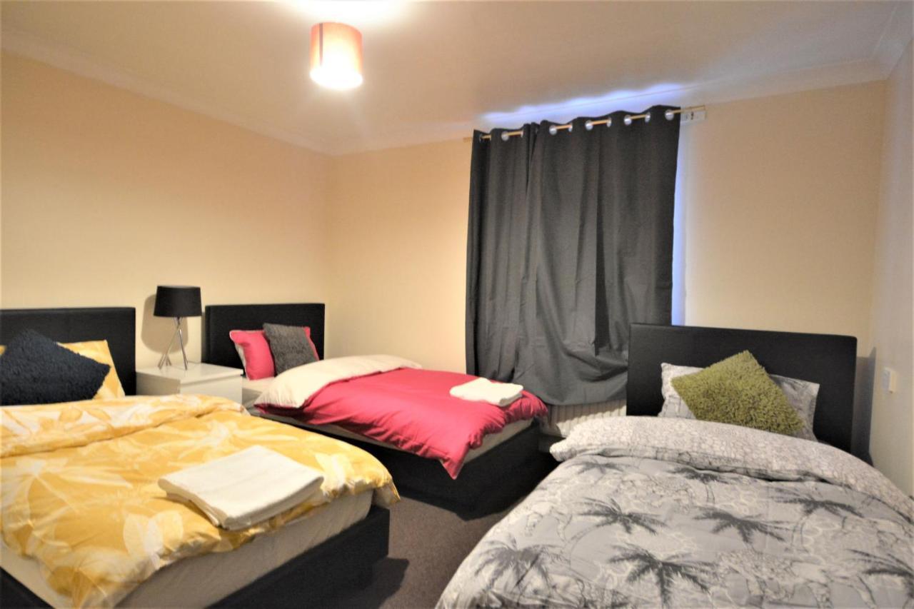 Zone 2 Lovely 4 Bedroom - 3 Trowbridge Road Apartment London