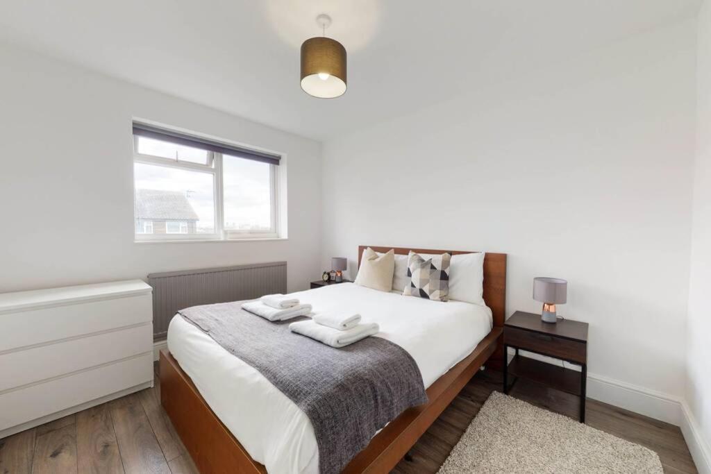 Apartment Amazing 3 Bedroom Flat - 4mins To Tube Station London