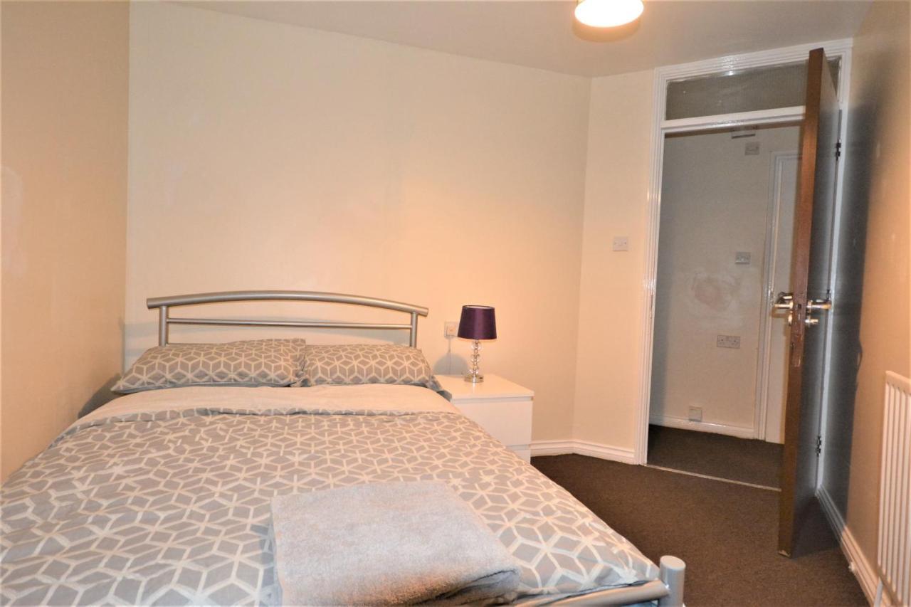 Apartment Zone 2 Lovely 4 Bedroom - 3 Trowbridge Road London