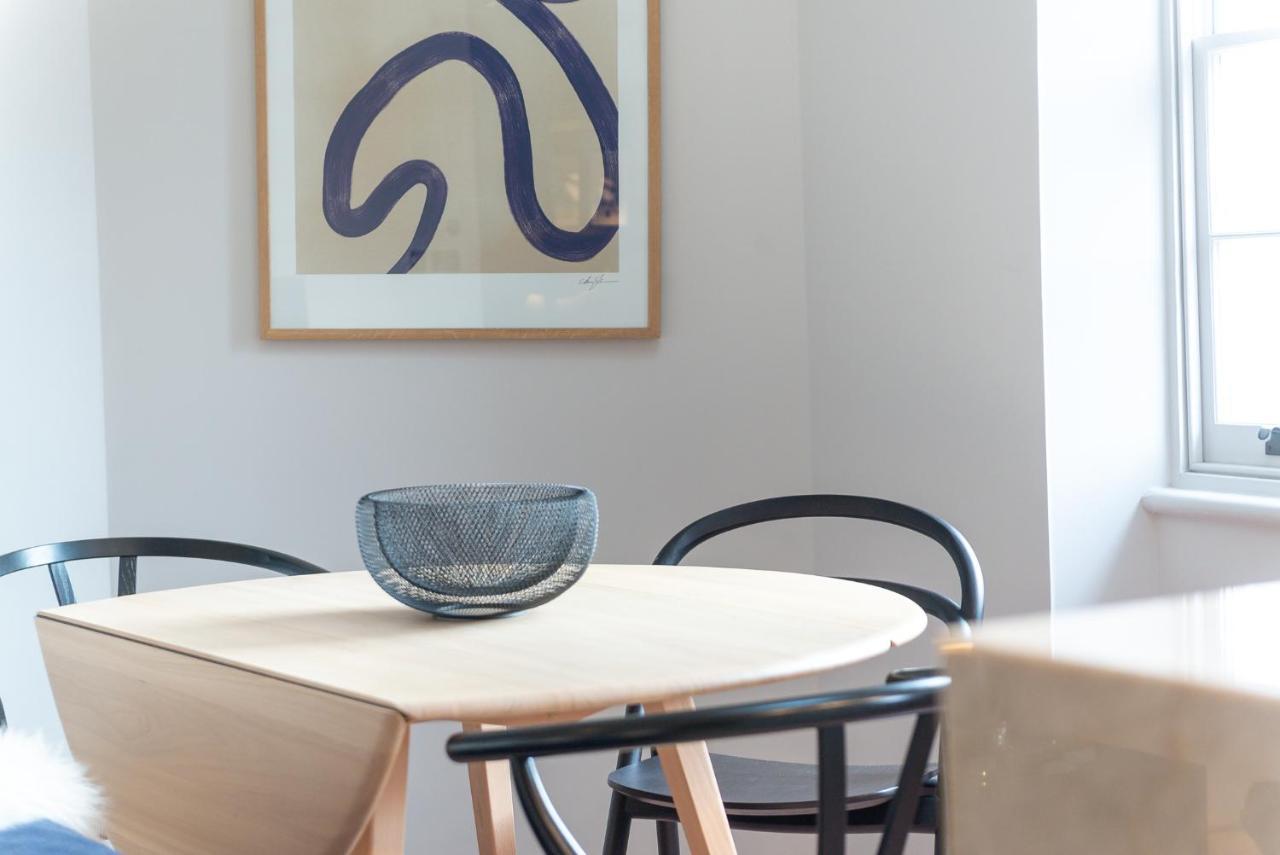 South Kensington By Capital Apartment *