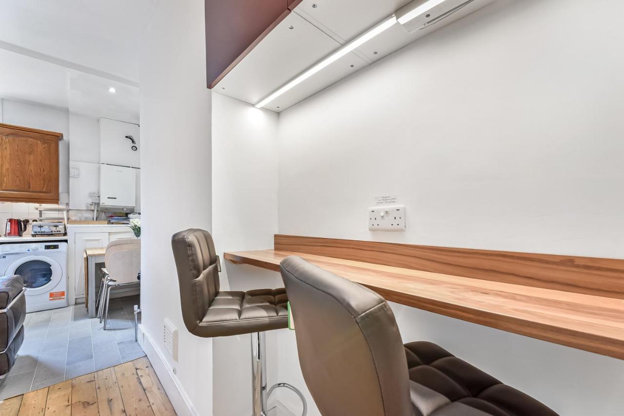 Appartement Groves 4 Bedroom, Shepherds Bush Londen