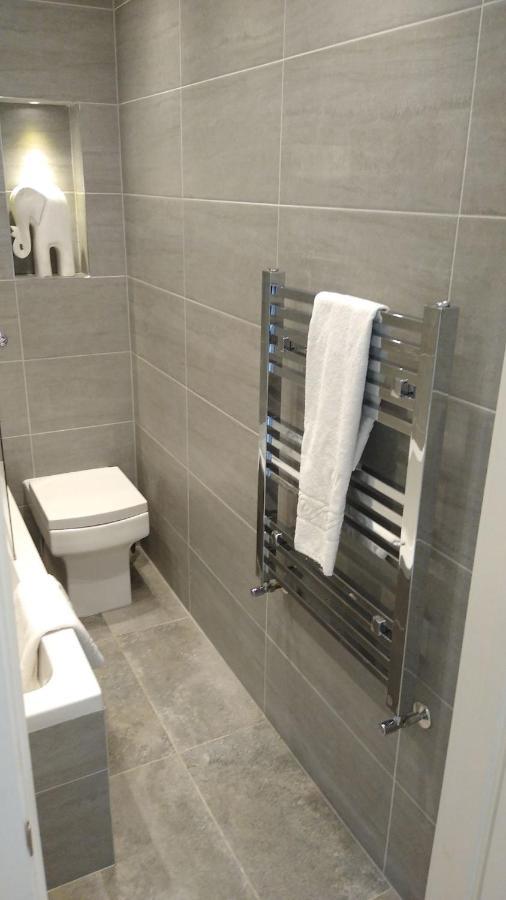 Modern 2 Bed Flat In Maida Hill Near Kensal Town In For Up To 4 People - 9mins To Tube Station Leilighet London