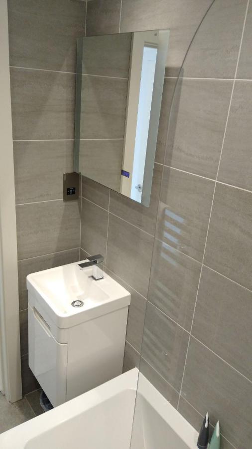Modern 2 Bed Flat In Maida Hill Near Kensal Town In For Up To 4 People - 9mins To Tube Station * London