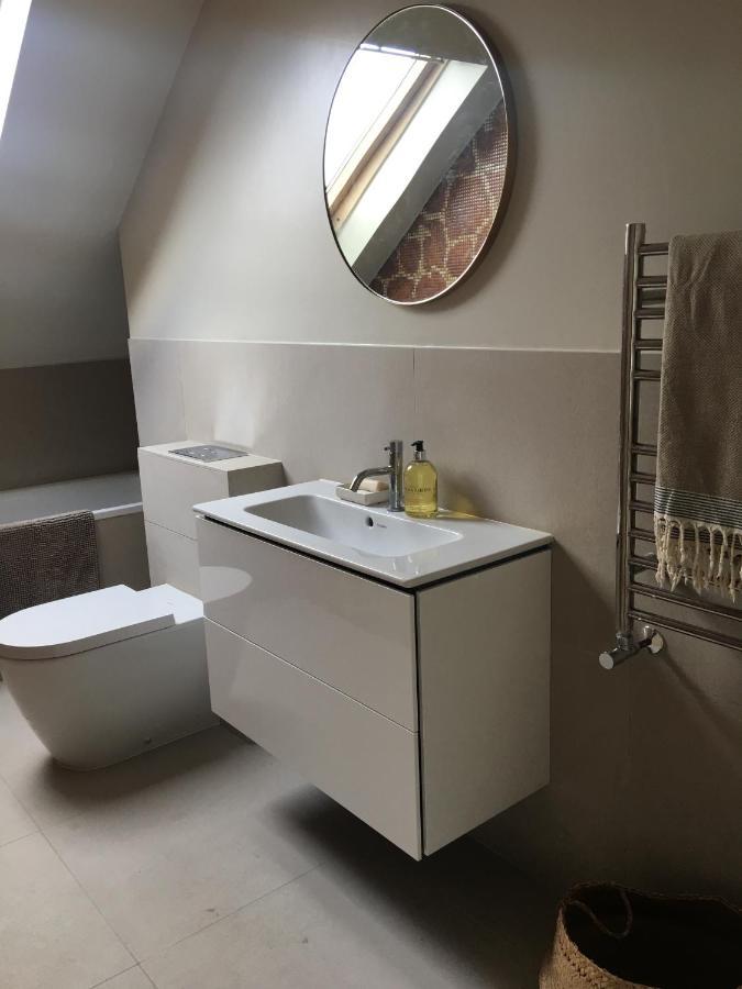 Stunning 5 Bed House With Private Garden Holiday home *