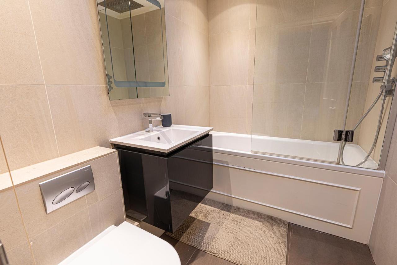 Altido Homely 2-bed Flat With Courtyard Appartement Londen