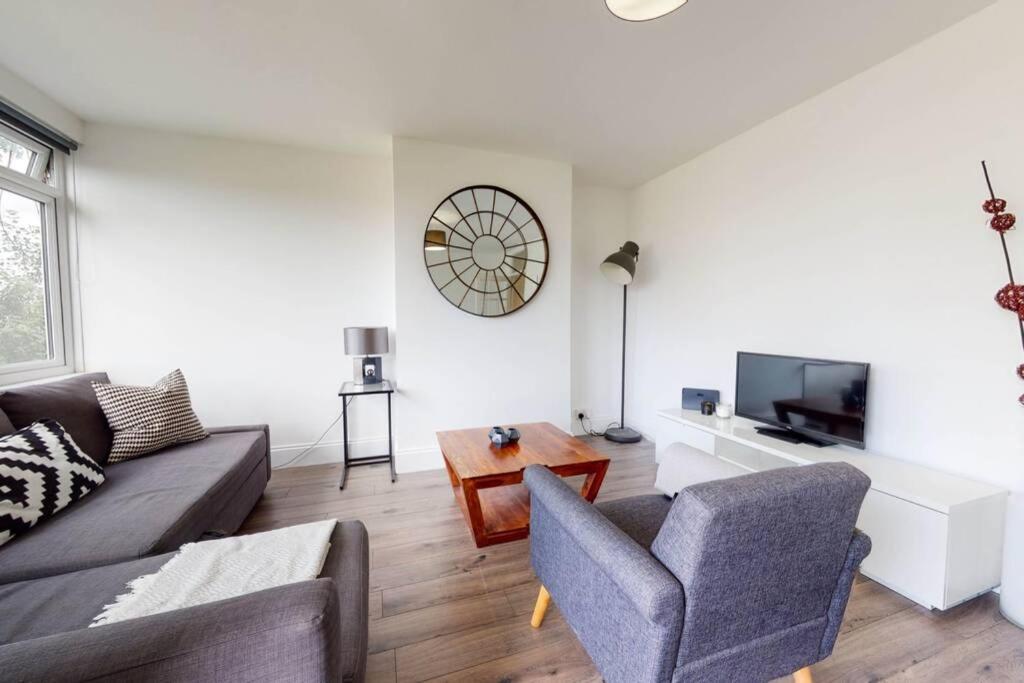 Apartment Amazing 3 Bedroom Flat - 4mins To Tube Station *