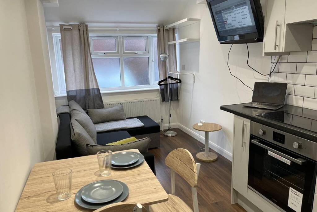 Small Cosy In Plaistow. East Apartment *