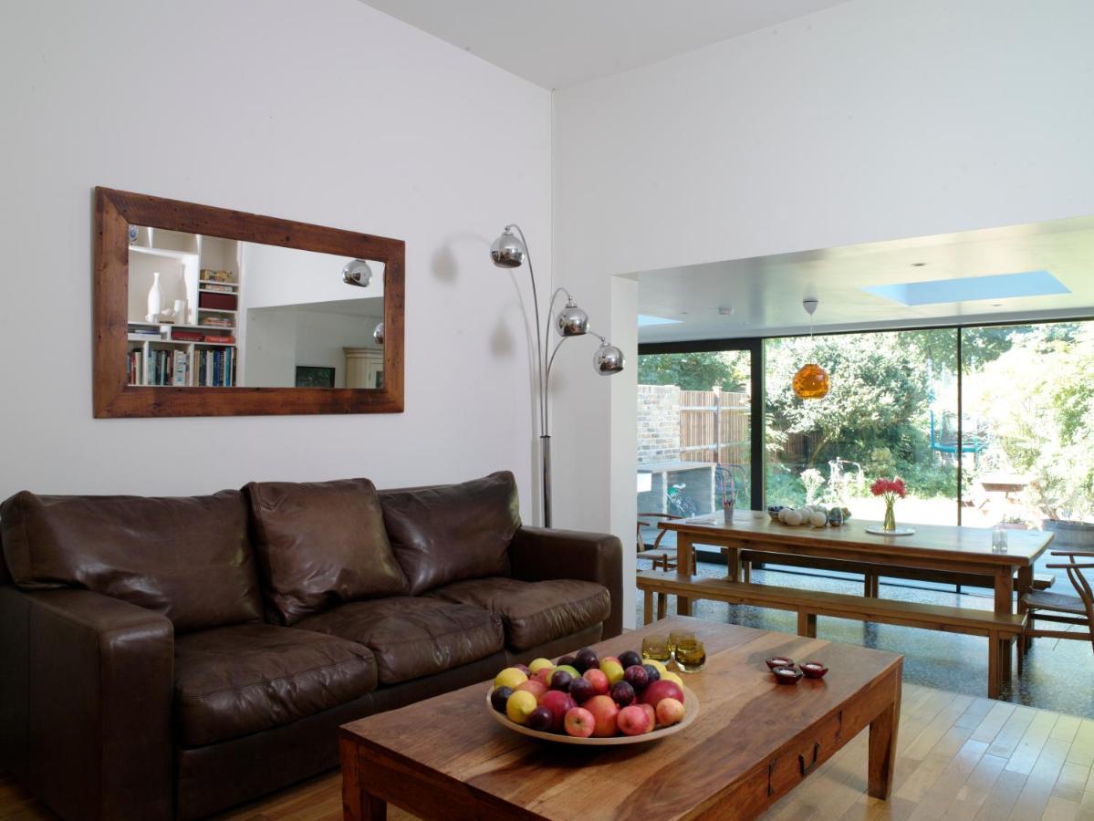 Holiday home Stunning 5 Bed House With Private Garden *