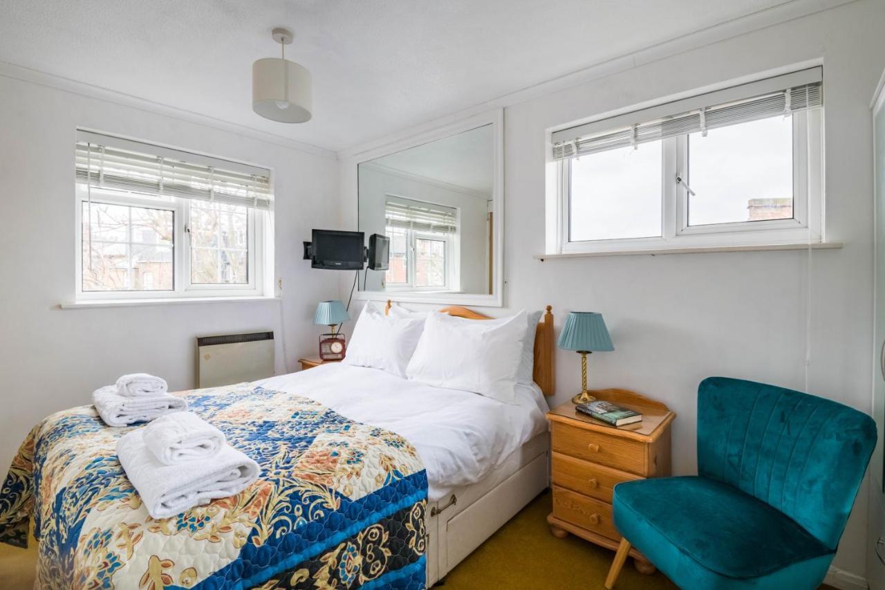 Exclusive In Acton By Underthedoormat Apartment *