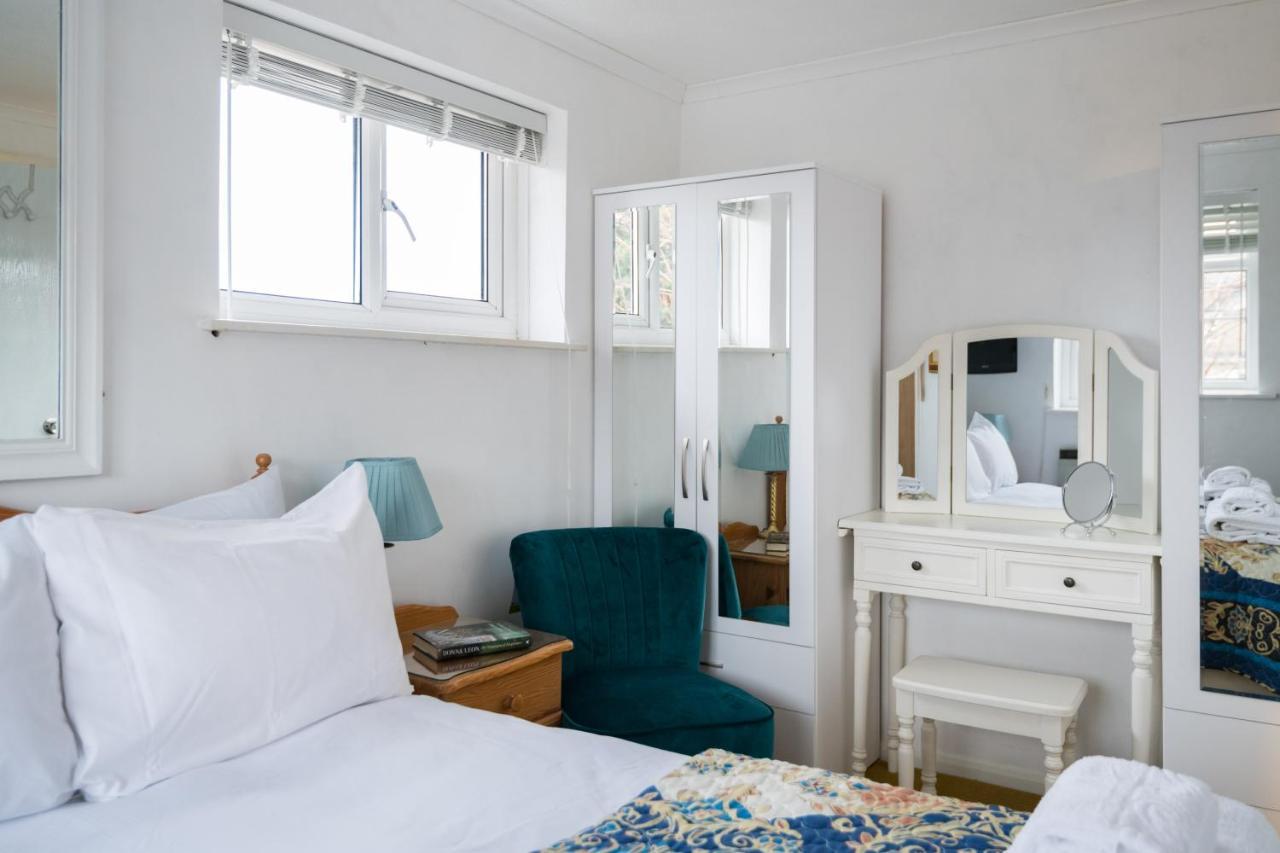 Exclusive In Acton By Underthedoormat *