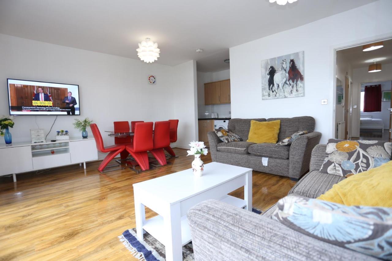 Lovely 2 Bed 2 Toilet Hill House River View *