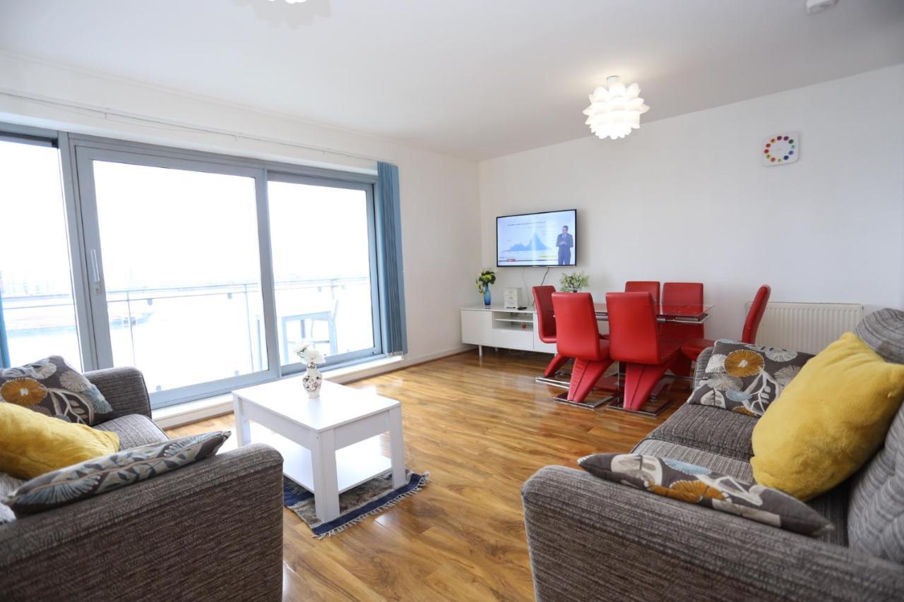 Lovely 2 Bed 2 Toilet Hill House River View London