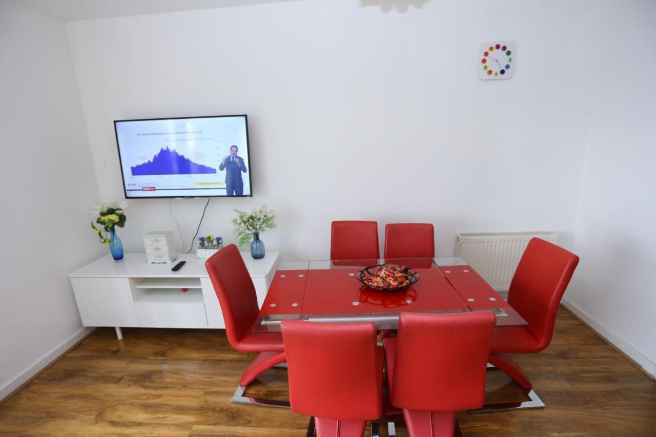 Lovely 2 Bed 2 Toilet Hill House River View London