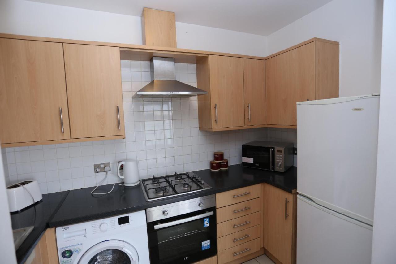 Lovely 2 Bed 2 Toilet Hill House River View Apartment London